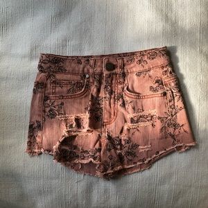 💙 Floral ripped shorts